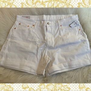 GAP 5” Girlfriend Shorts - NWT - Size 32 / 14 - White